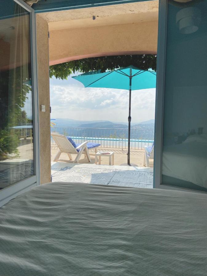 Les Volets Bleus Hotel Spéracèdes Екстериор снимка