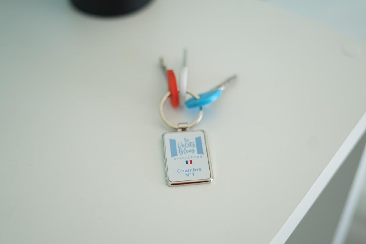 Les Volets Bleus Hotel Spéracèdes Екстериор снимка