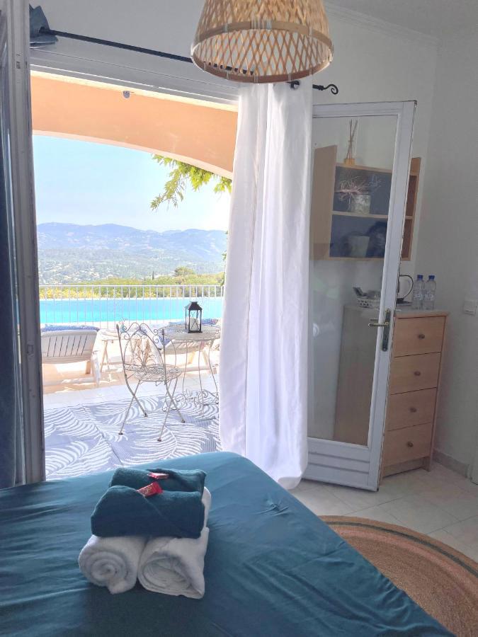 Les Volets Bleus Hotel Spéracèdes Екстериор снимка